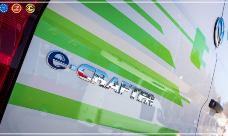 Electric_bus_9_passenger_eTaxi_eCrafter_Busprestige_ecrafter_label